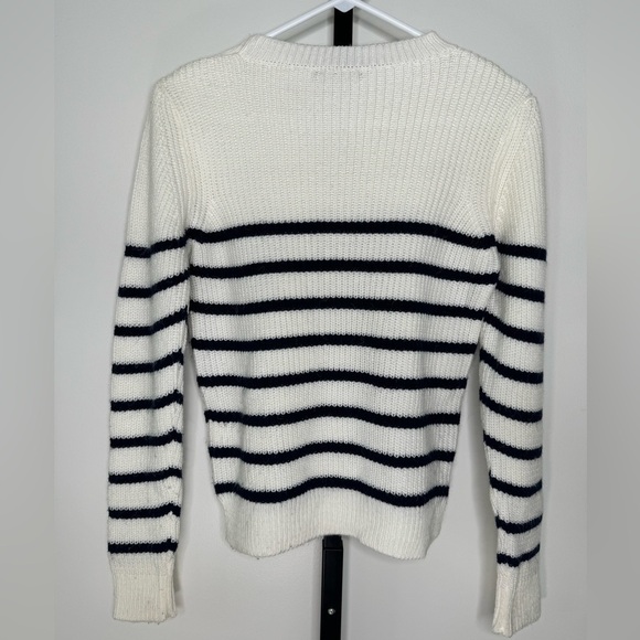 Zara Knit Sweater with Stripes - Cozy and Chic for Every Season - Picture 2 of 4